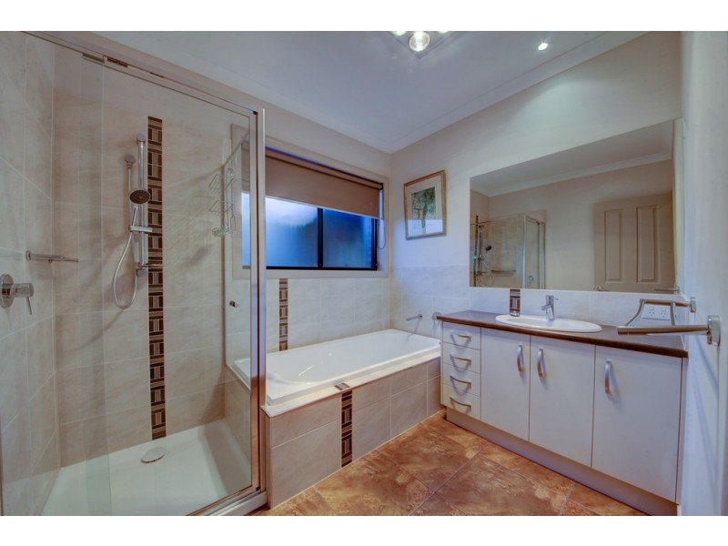 6 Maygar Avenue, Wodonga VIC 3690