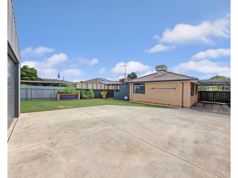 22 Gayview Drive, Wodonga VIC 3690