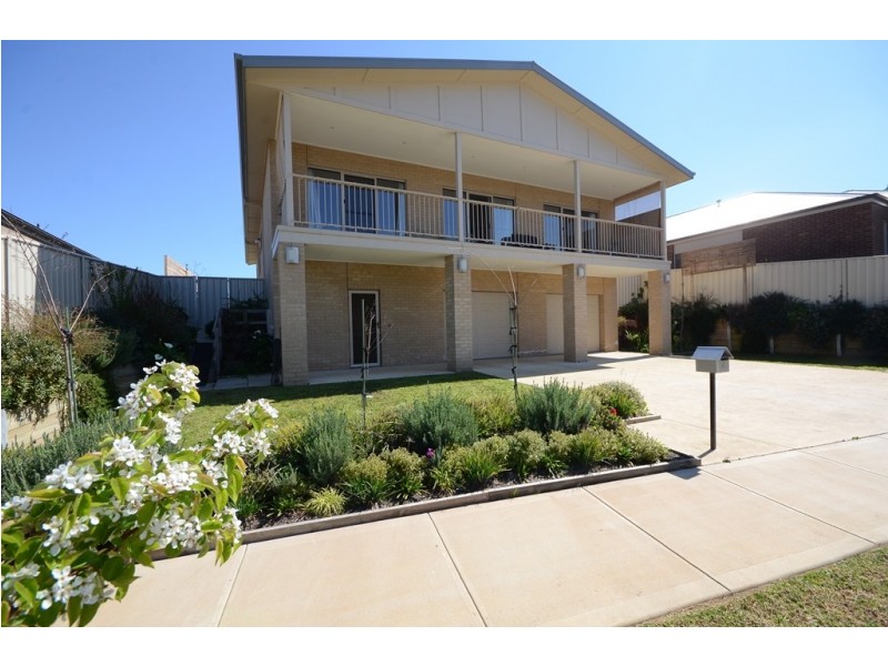 4 Heilmann Place, Leneva VIC 3691