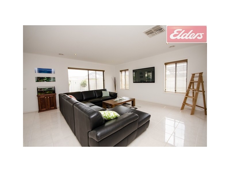 6 Macquarie Road, Wodonga VIC 3690