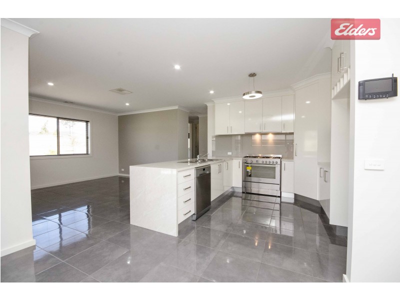 24 Parnaby Street, Wodonga VIC 3690