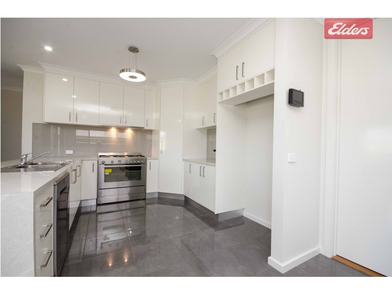 24 Parnaby Street, Wodonga VIC 3690