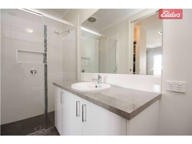 24 Parnaby Street, Wodonga VIC 3690