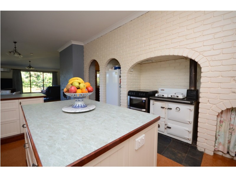 2 Briggs Street, Dederang VIC 3691