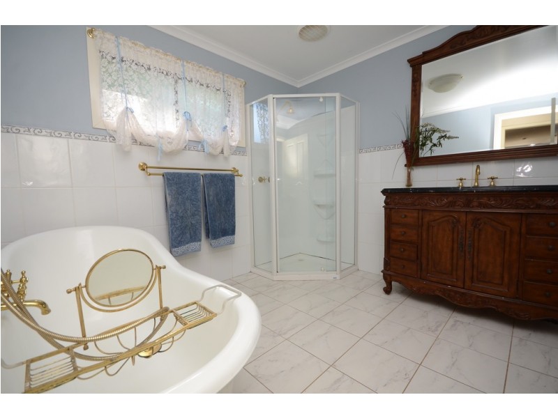 2 Briggs Street, Dederang VIC 3691