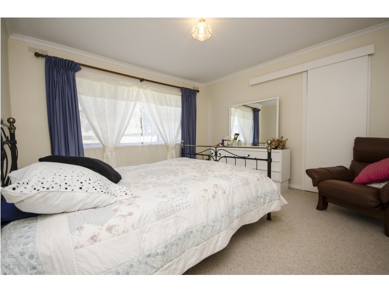 2 Briggs Street, Dederang VIC 3691