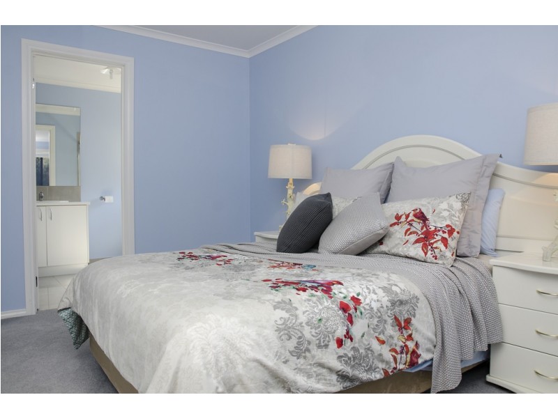 17 Bartleson Place, Hamilton Valley NSW 2641