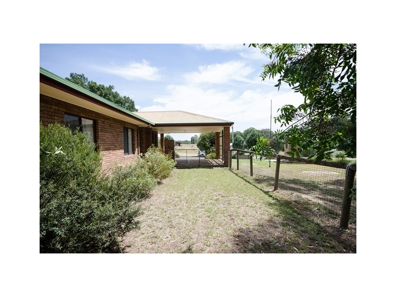 46 High Street, Barnawartha VIC 3688