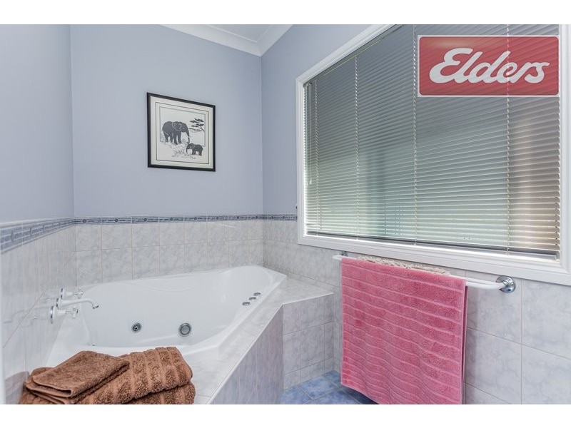 100 Sarah Street, Gerogery NSW 2642