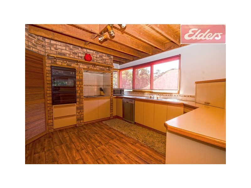 12 Barton Drive, Baranduda VIC 3691