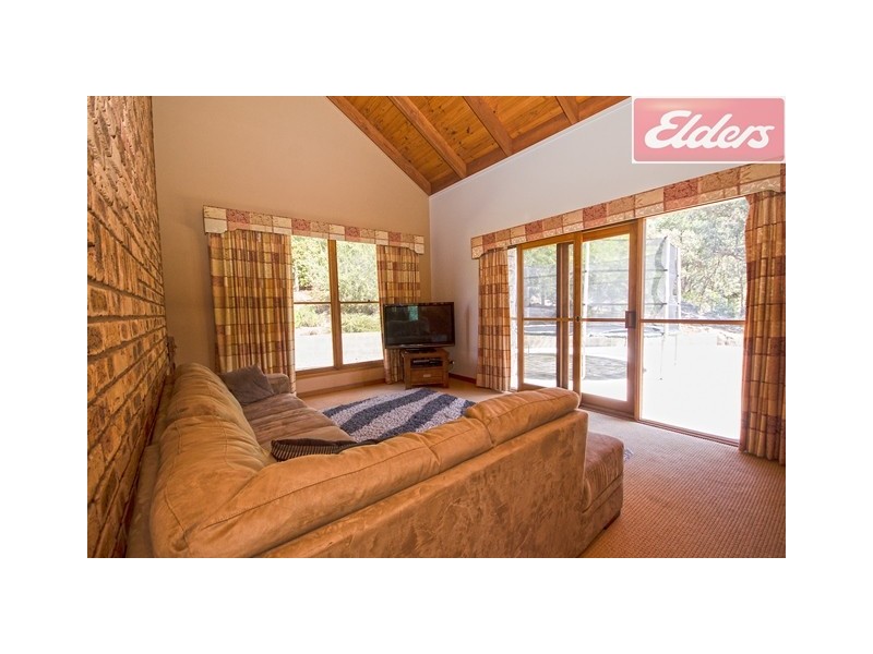 12 Barton Drive, Baranduda VIC 3691