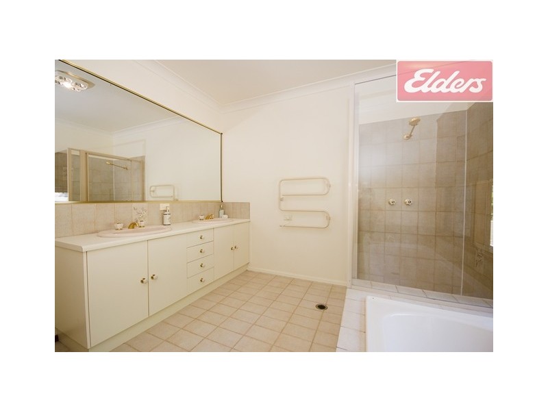 12 Barton Drive, Baranduda VIC 3691