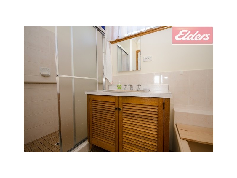 518 Kotthoff Street, Lavington NSW 2641