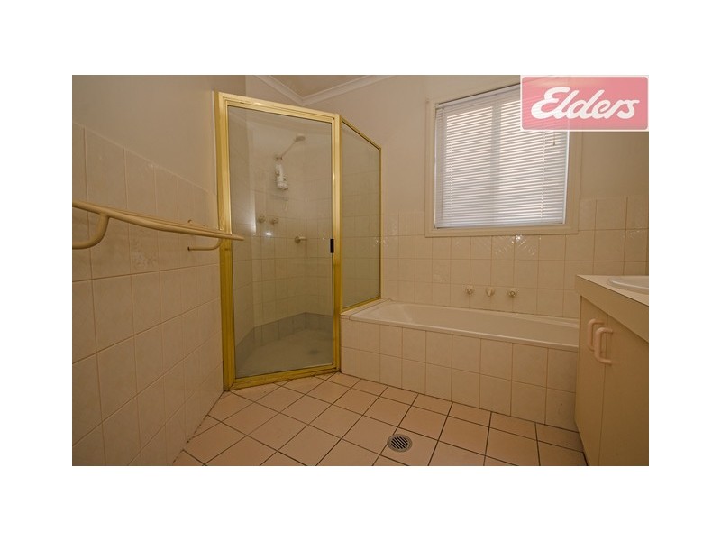 4/428 McLennan Street, West Albury NSW 2640