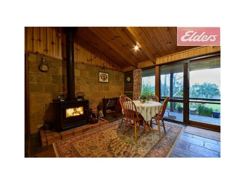 953 Lake Road, Bethanga VIC 3691