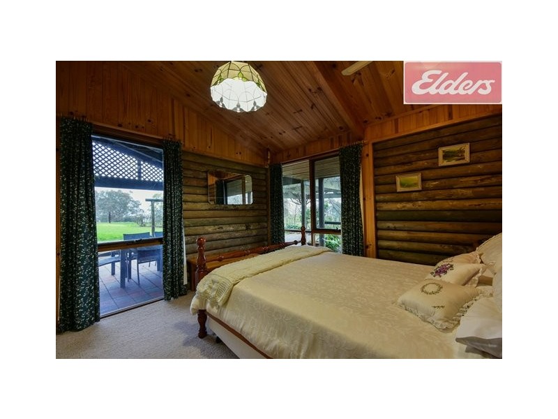 953 Lake Road, Bethanga VIC 3691