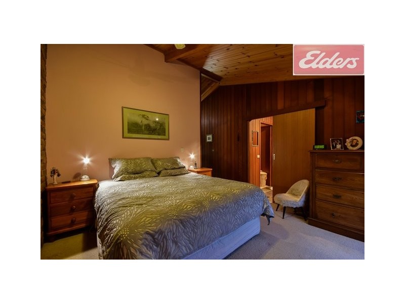 953 Lake Road, Bethanga VIC 3691