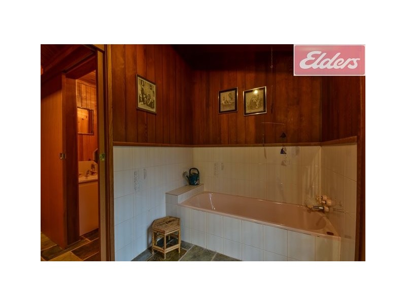 953 Lake Road, Bethanga VIC 3691