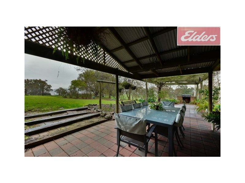 953 Lake Road, Bethanga VIC 3691