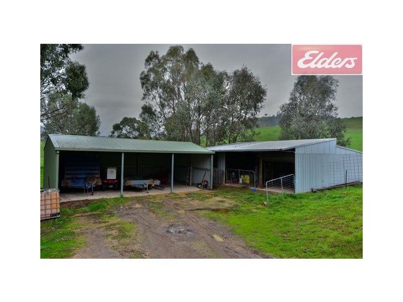 953 Lake Road, Bethanga VIC 3691