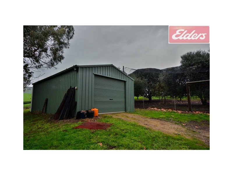 953 Lake Road, Bethanga VIC 3691
