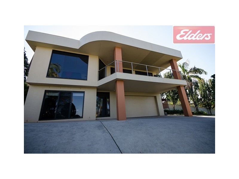 8 Joyce Place, Lavington NSW 2641