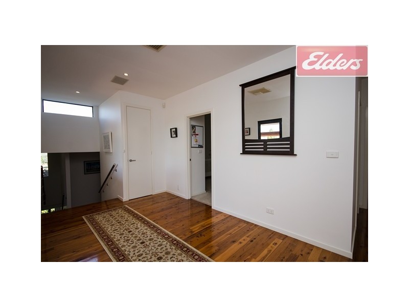 8 Joyce Place, Lavington NSW 2641