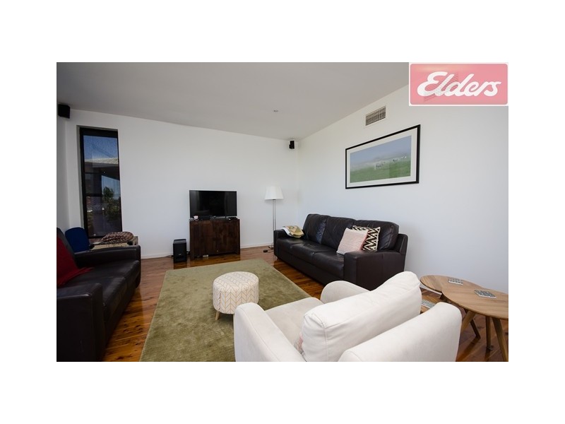 8 Joyce Place, Lavington NSW 2641