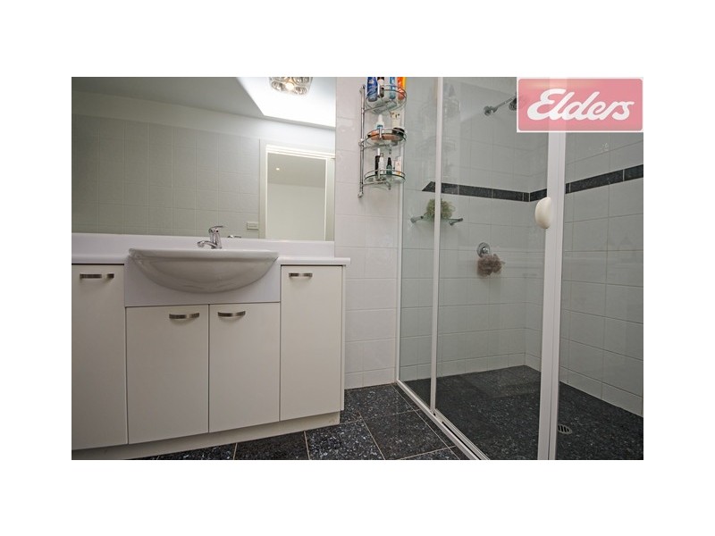 8 Joyce Place, Lavington NSW 2641