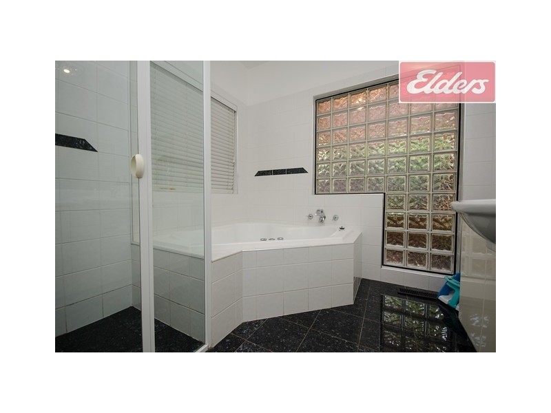 8 Joyce Place, Lavington NSW 2641