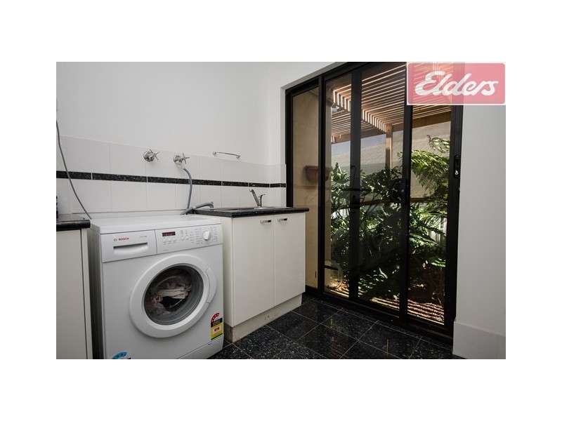 8 Joyce Place, Lavington NSW 2641