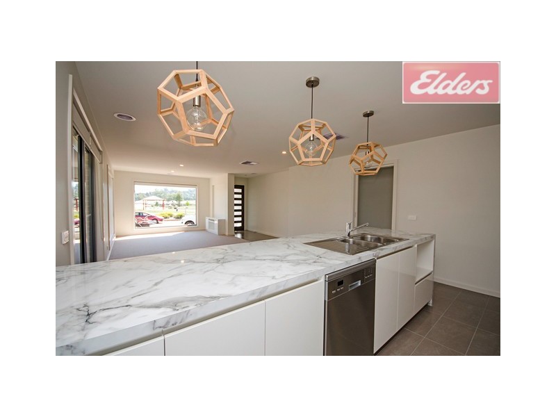 12 Cardiff Drive, Wodonga VIC 3690
