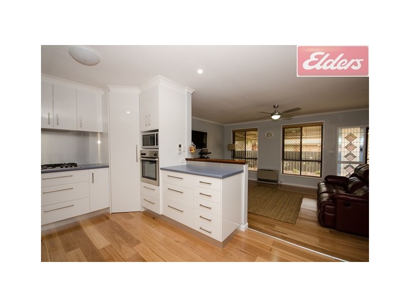 166 Clarke Street, Howlong NSW 2643