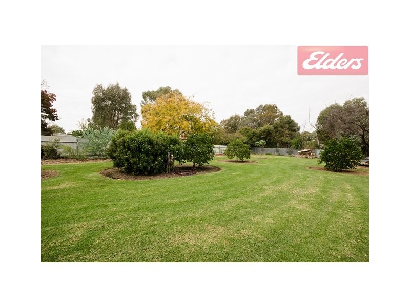 166 Clarke Street, Howlong NSW 2643