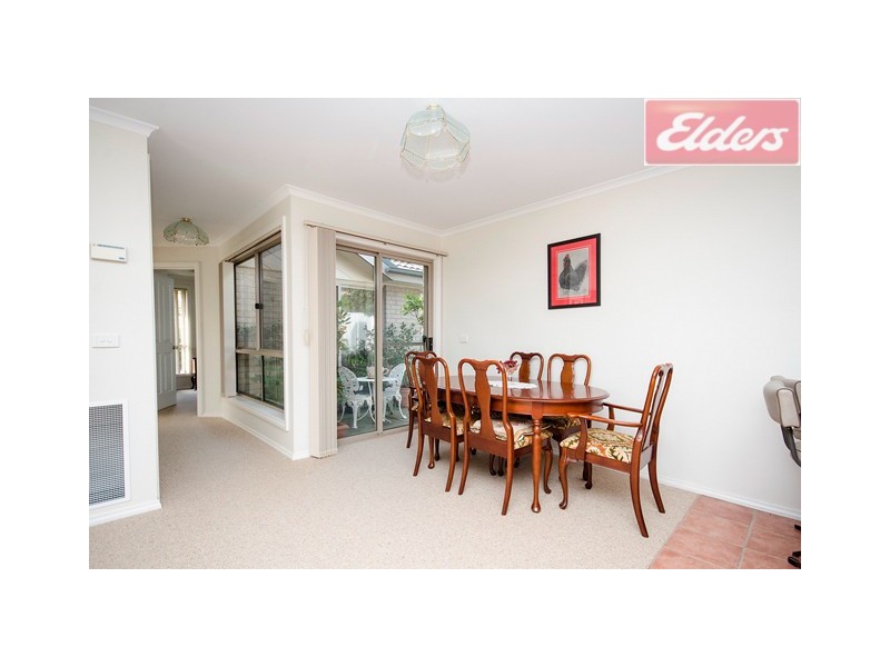 2/851 Tenbrink Street, Albury NSW 2640