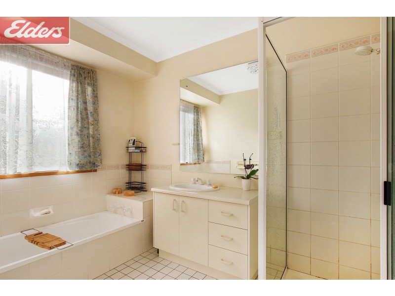 8 Elmslie Circuit, Wodonga VIC 3690