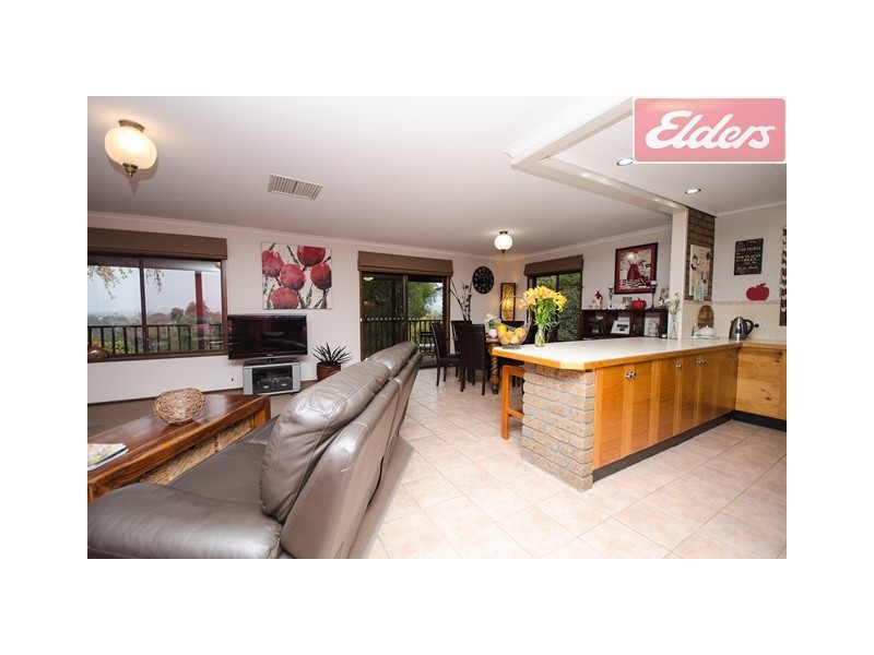 6 Hallawell Crescent, Wodonga VIC 3690