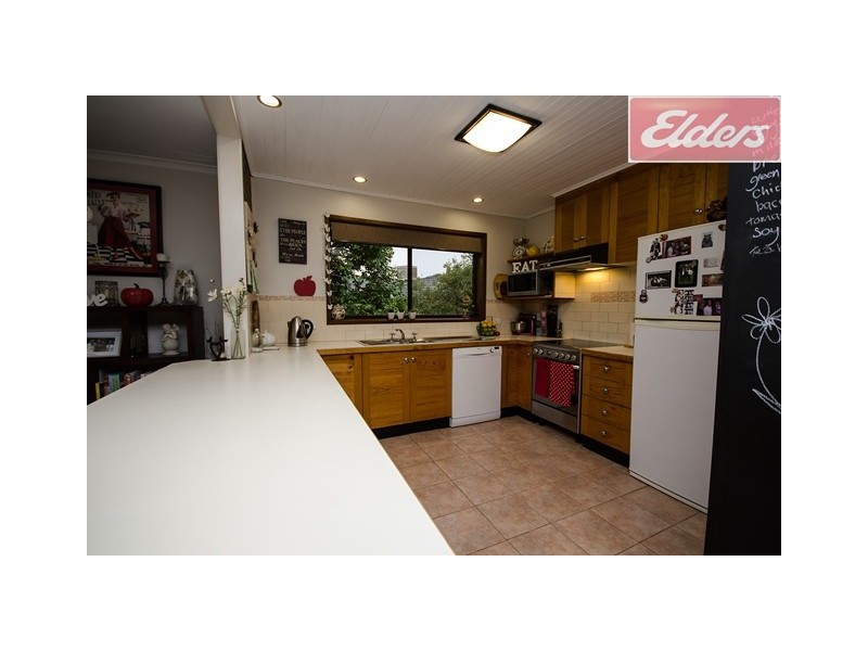 6 Hallawell Crescent, Wodonga VIC 3690