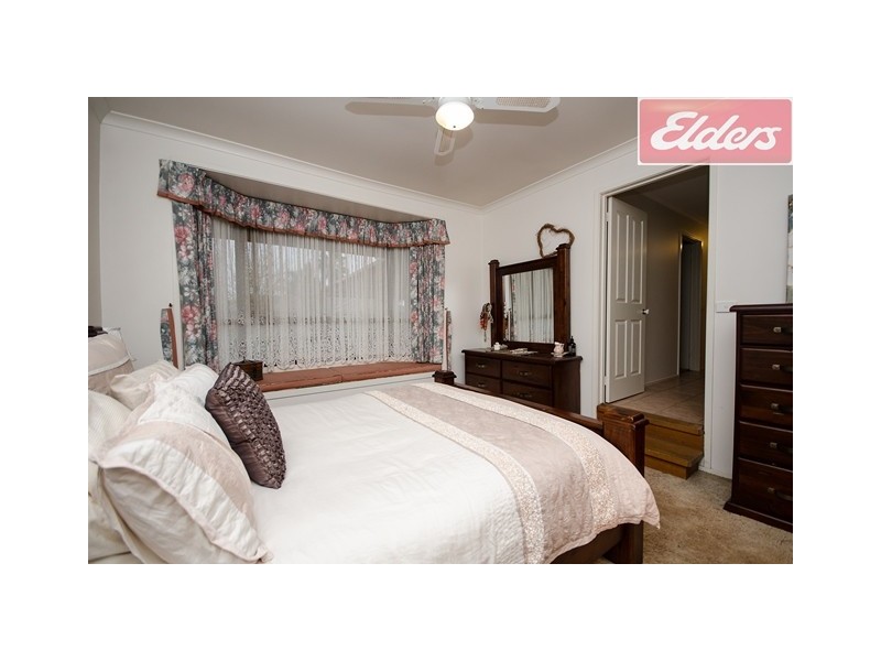 6 Hallawell Crescent, Wodonga VIC 3690