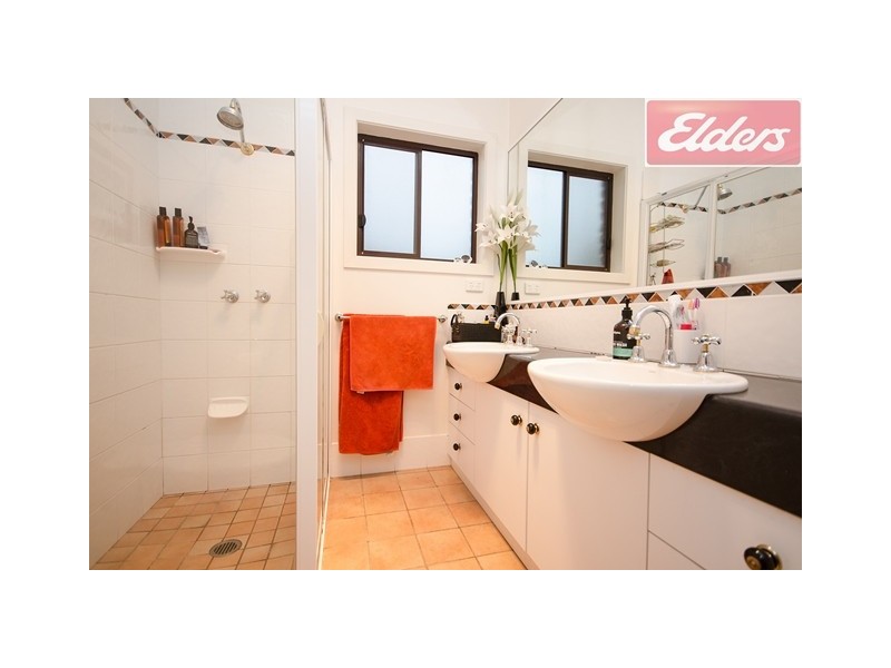 6 Hallawell Crescent, Wodonga VIC 3690