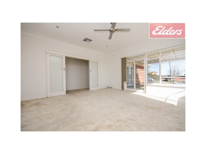 590 Whinray Crescent, East Albury NSW 2640