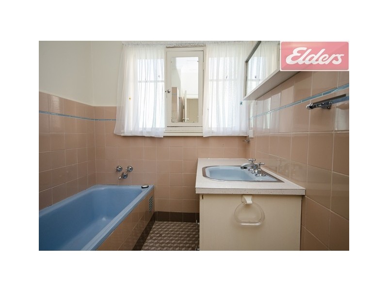 590 Whinray Crescent, East Albury NSW 2640