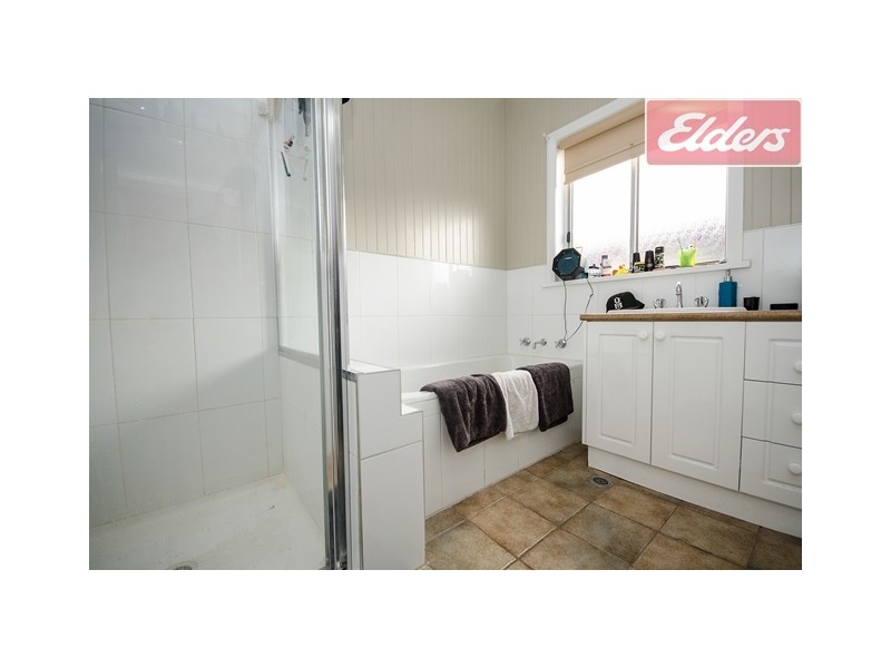 402 Dick Road, Lavington NSW 2641