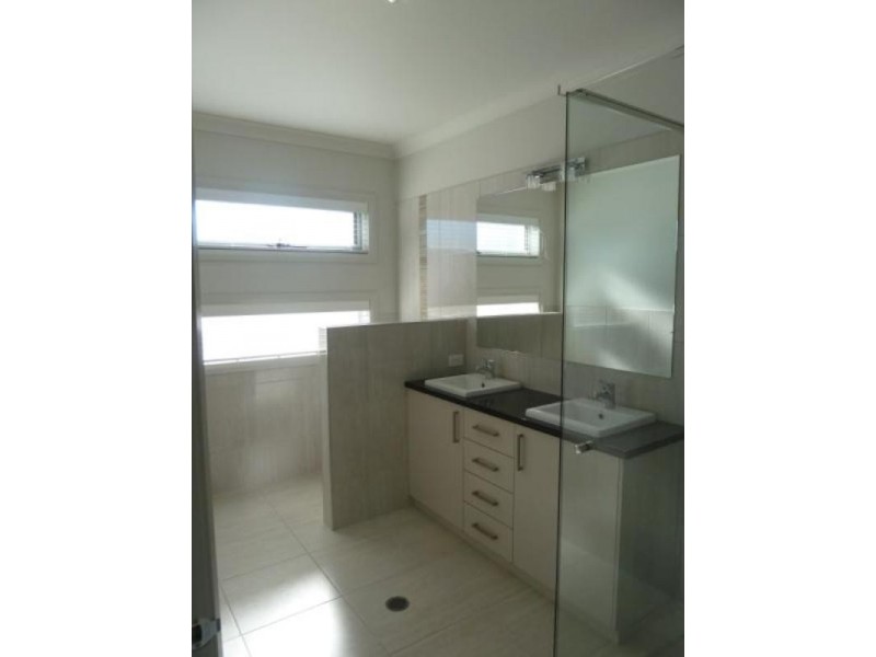 4 Clarendon Avenue, Wodonga VIC 3690