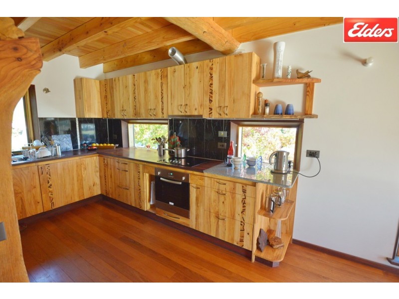 41 Valley Avenue, Mount Beauty VIC 3699