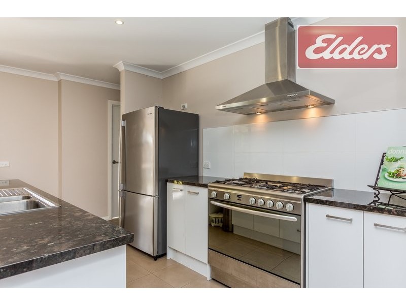 33 Whiteley Circuit, Baranduda VIC 3691