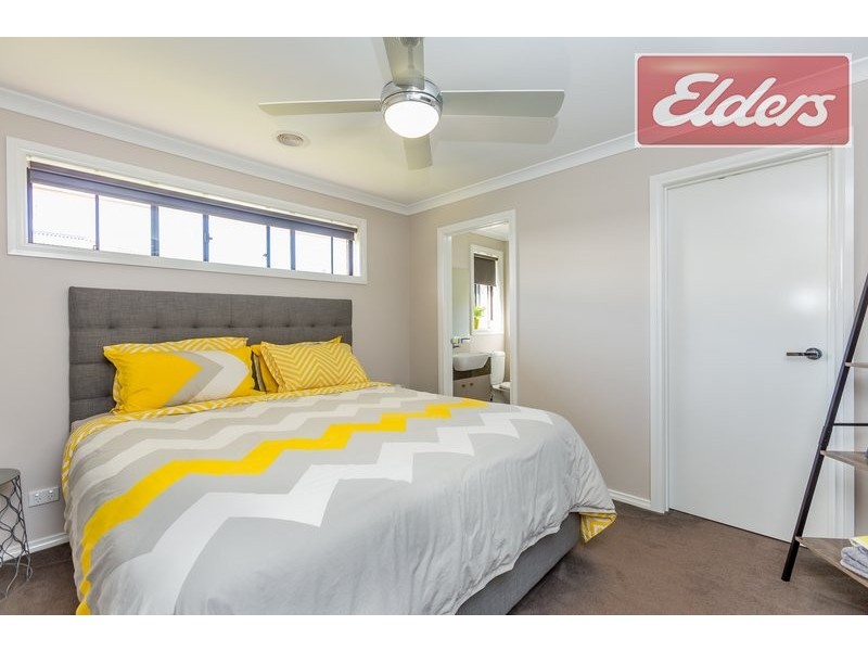 33 Whiteley Circuit, Baranduda VIC 3691