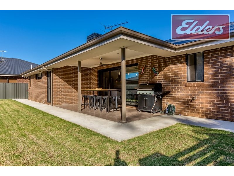 33 Whiteley Circuit, Baranduda VIC 3691