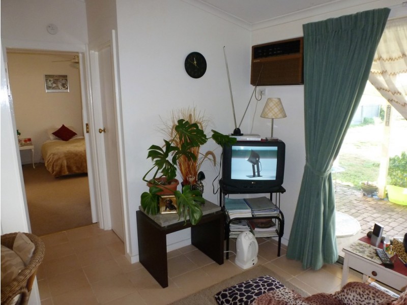 2083 Glenelg Highway, Lake Bolac VIC 3351