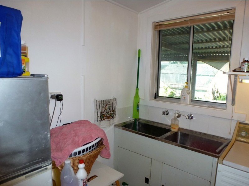 2083 Glenelg Highway, Lake Bolac VIC 3351